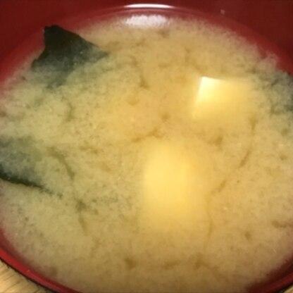 お味噌汁と言ったら豆腐とわかめですよね。美味しかったです(^ ^)